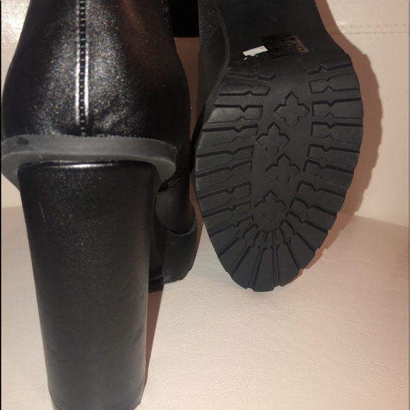 Go To Ankle Boot - Picture 5 of 7